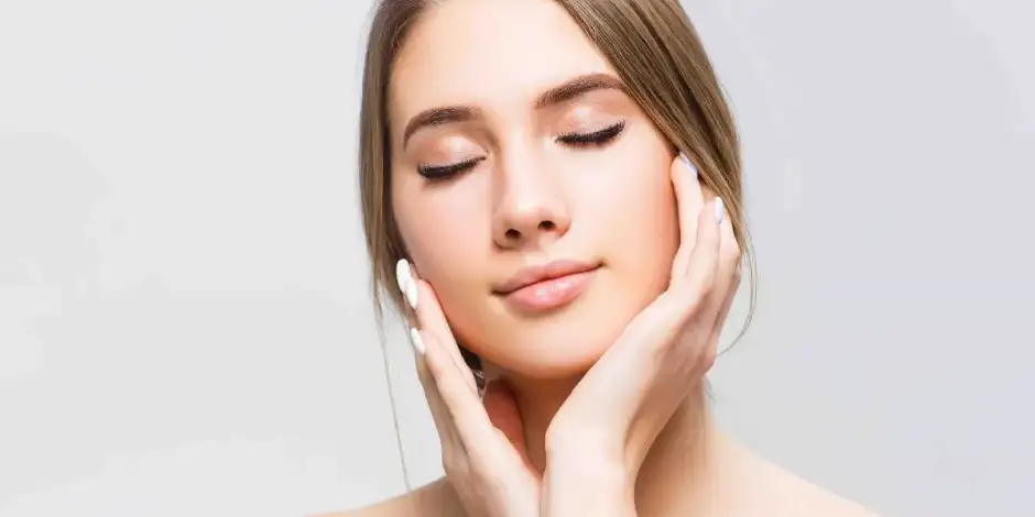 Cómo prevenir la flacidez facial: Guía de reafirmación cutánea