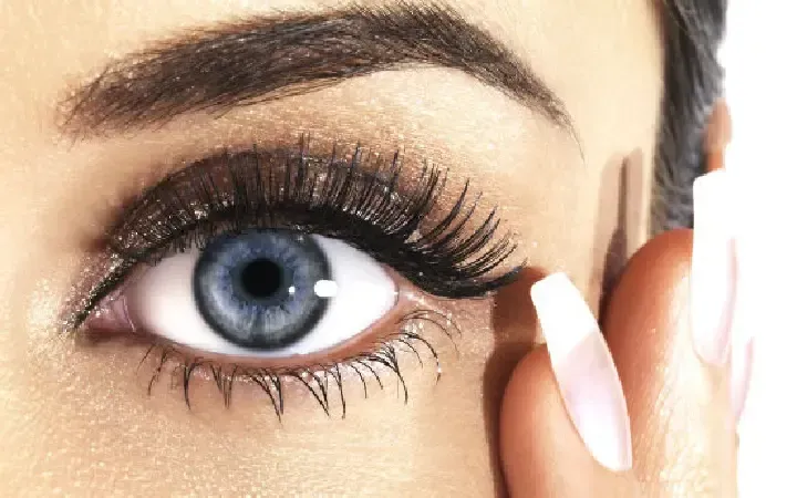 Banner de cta para micropigmentación de ojos