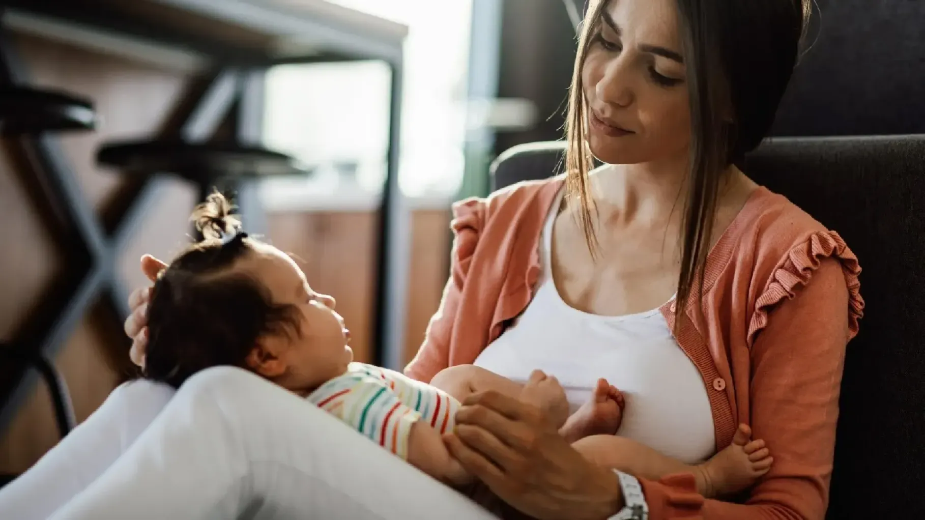 Amamantar después de aumento de pecho