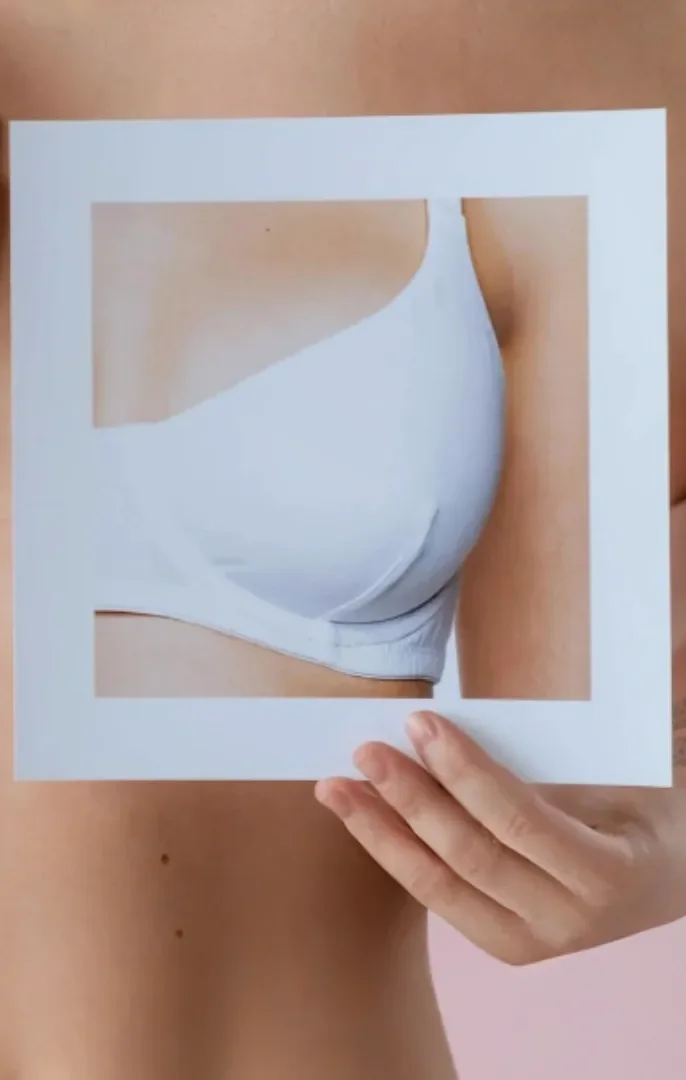 Aumento de pecho natural en Instituto de Benito. Forma, volumen y proporción de acorde a tu silueta.