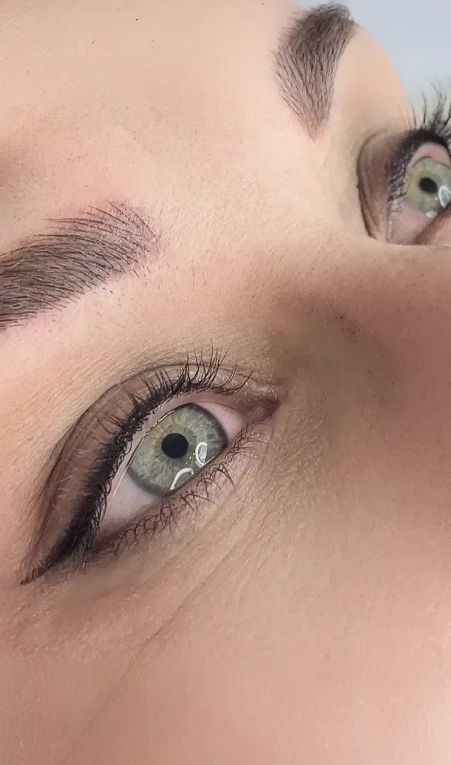 servicio de micropigmentación de ojos