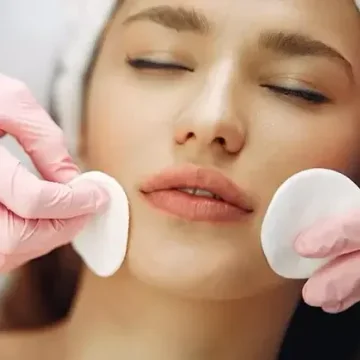 Limpieza facial antes de glossy