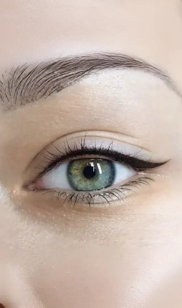 paciente ideal para micropigmentación de ojos